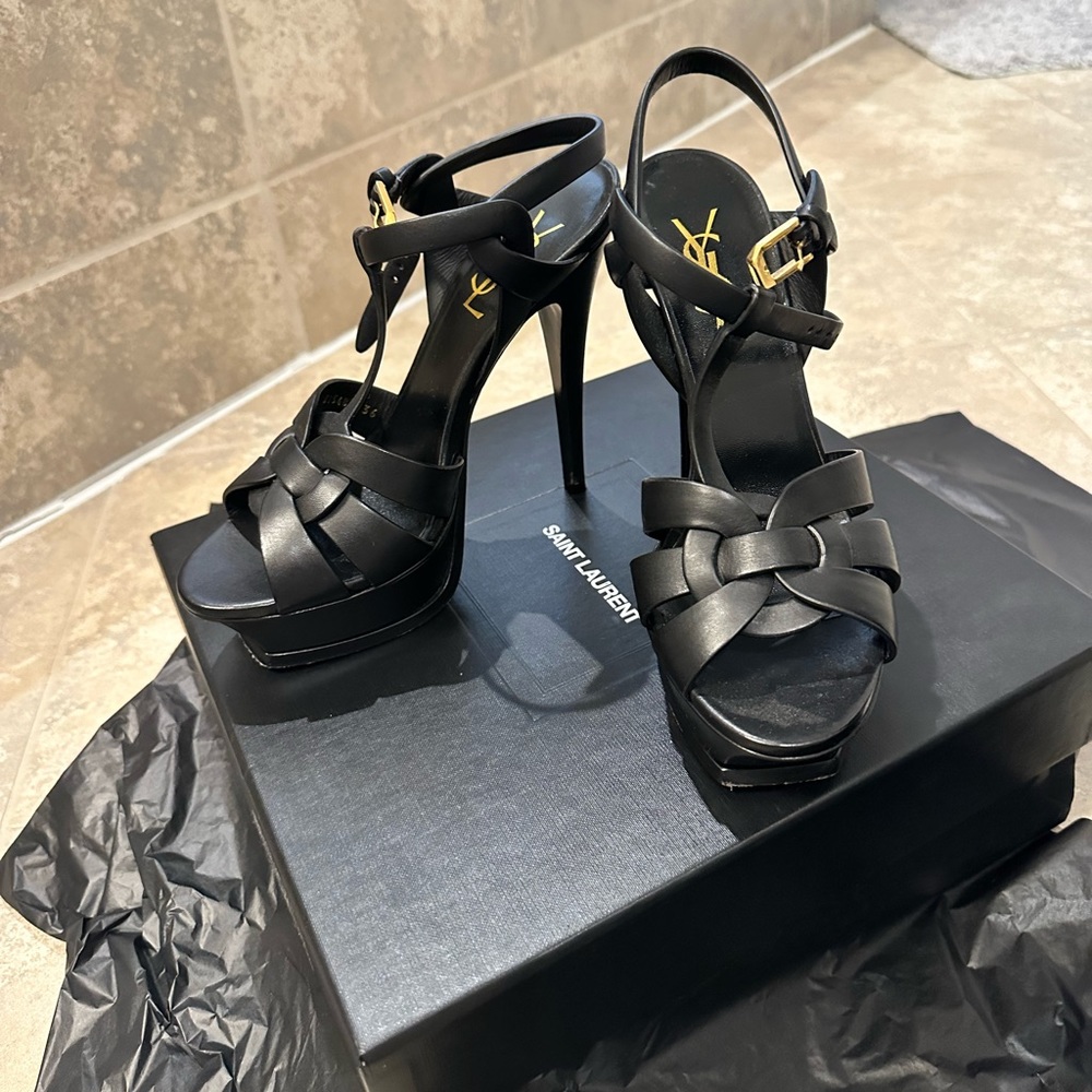 Saint Laurent TRIBUTE PLATFORM SANDALS IN SMOOTH LEATHER